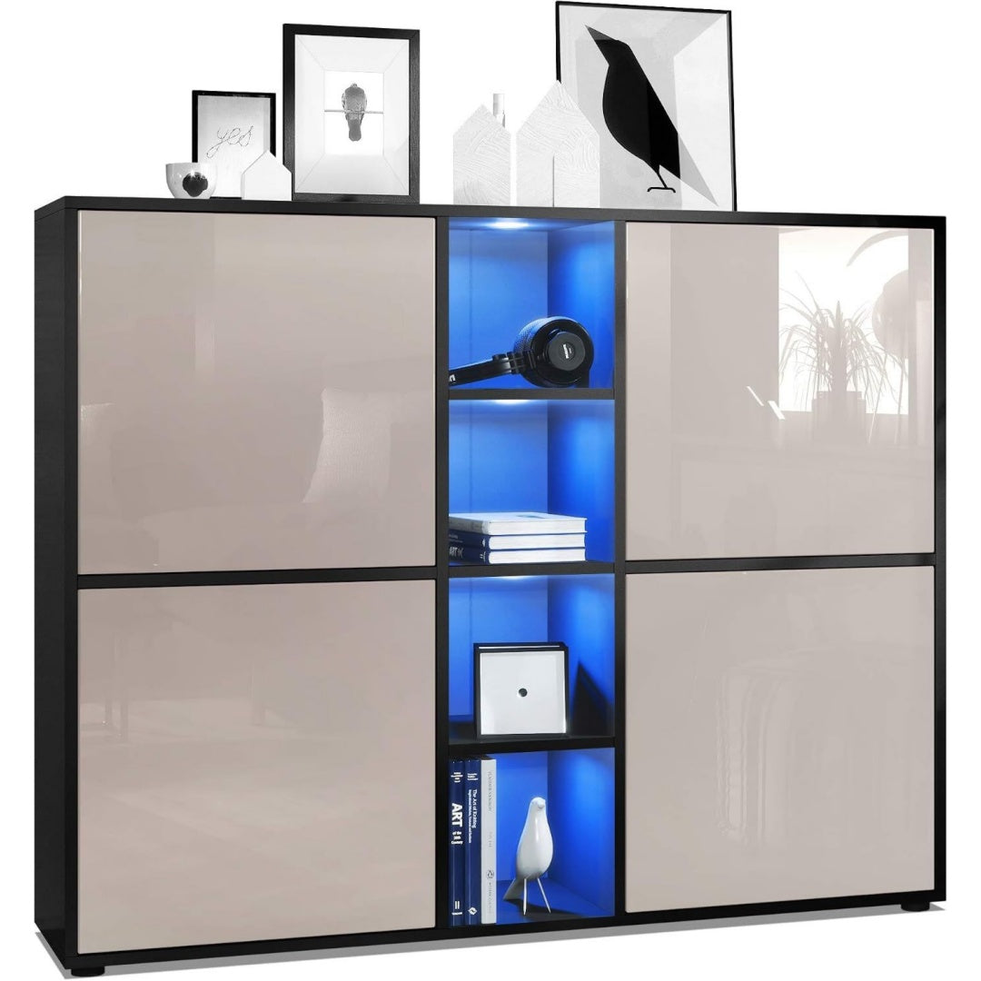 Hochschrank mit LED Beleuchtung und offenen Ablagen