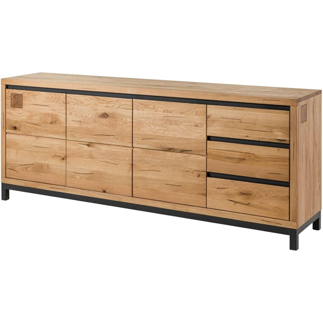 Sideboard mit Schubladen, grifflosen Fronten und geschlossenem Stauraum
